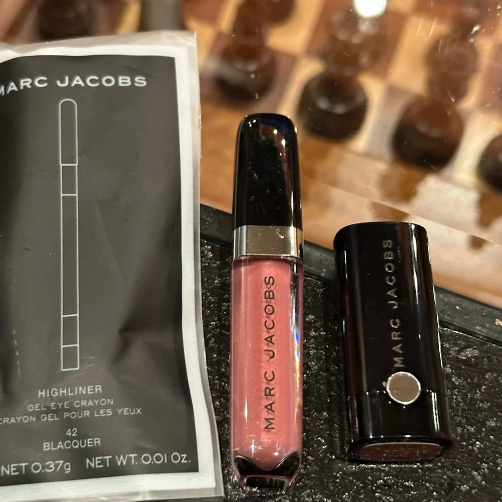 TRAVEL SIZE BUNDLE MARC JACOBS LIPSTICK GLOSS AND HIGHLINER. NIP